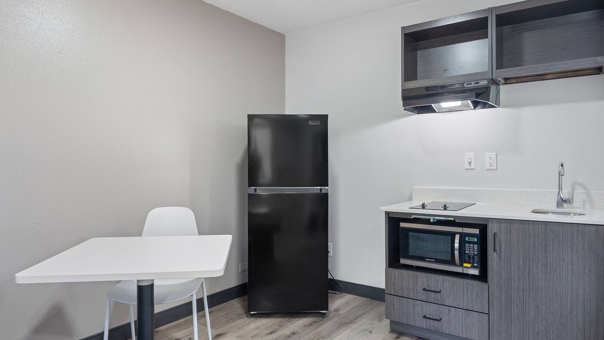 Ferry Pass Hotel | Southern Suites Pensacola Davis