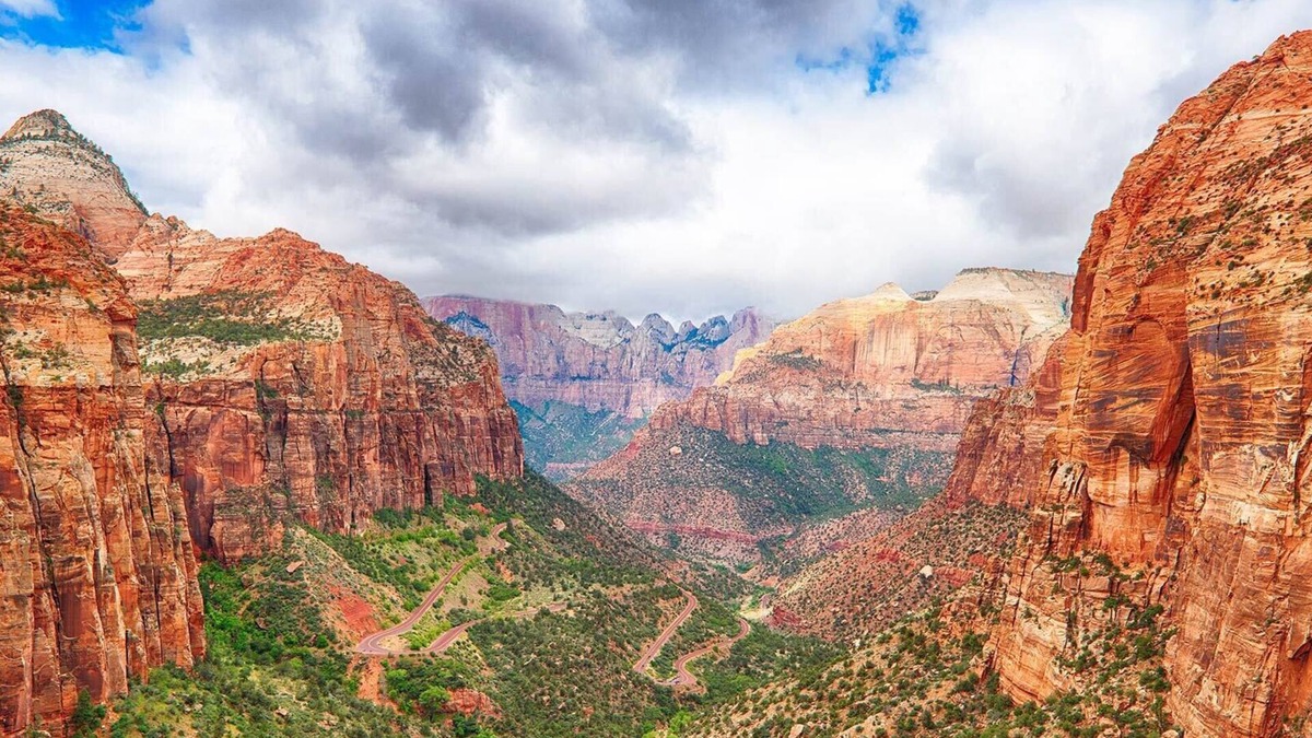 Glendale House | Southern Utah Adventure Hub Near Zion NP Hot Tub!