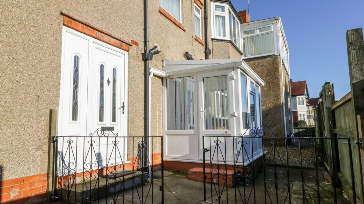 Bridlington Apartment | SOUTHPOINT, pet friendly, character holiday cottage in Bridlington