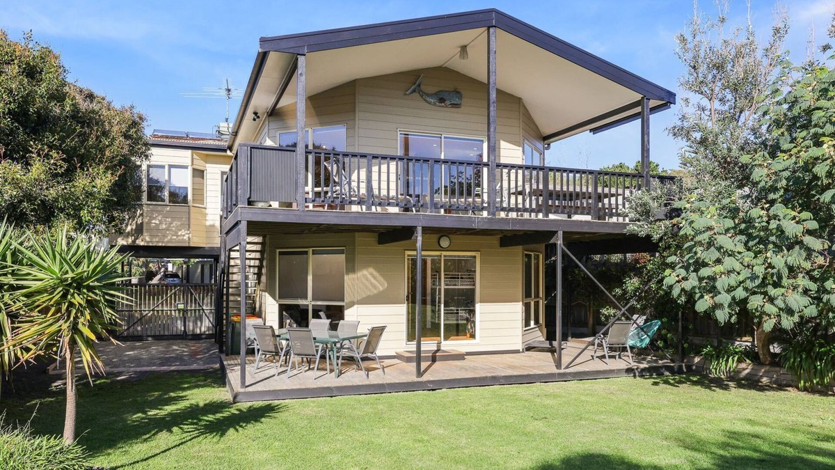 Cape Woolamai House | Southport Haven - sleeps 15