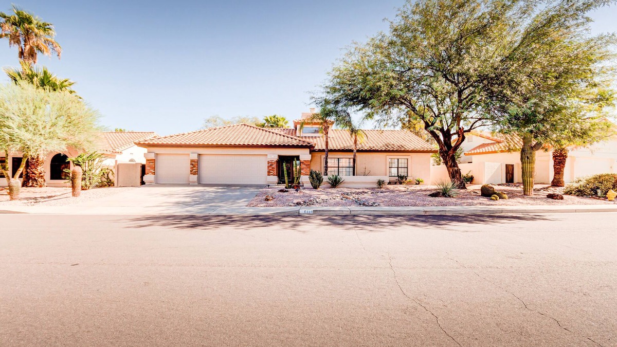 Red Mountain Ranch House | Southwest Style Vacation Home Sleeps 8