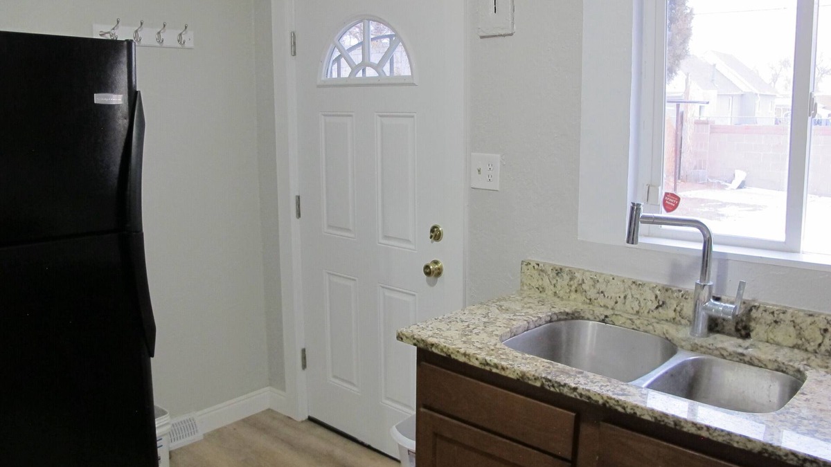 Elyria Swansea House | Southwestern Charmer