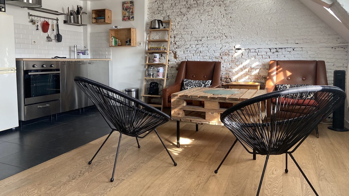Old Lille Apartment | Souvenirs à L'italienne