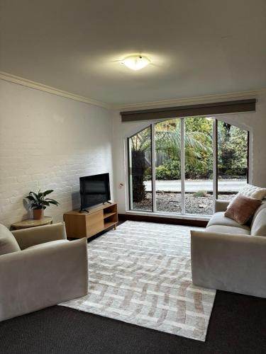 Golden Point Apartment | Sovereign Stays