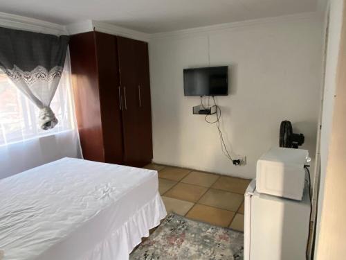 Orlando East House | Soweto Towers Guest Accommodation
