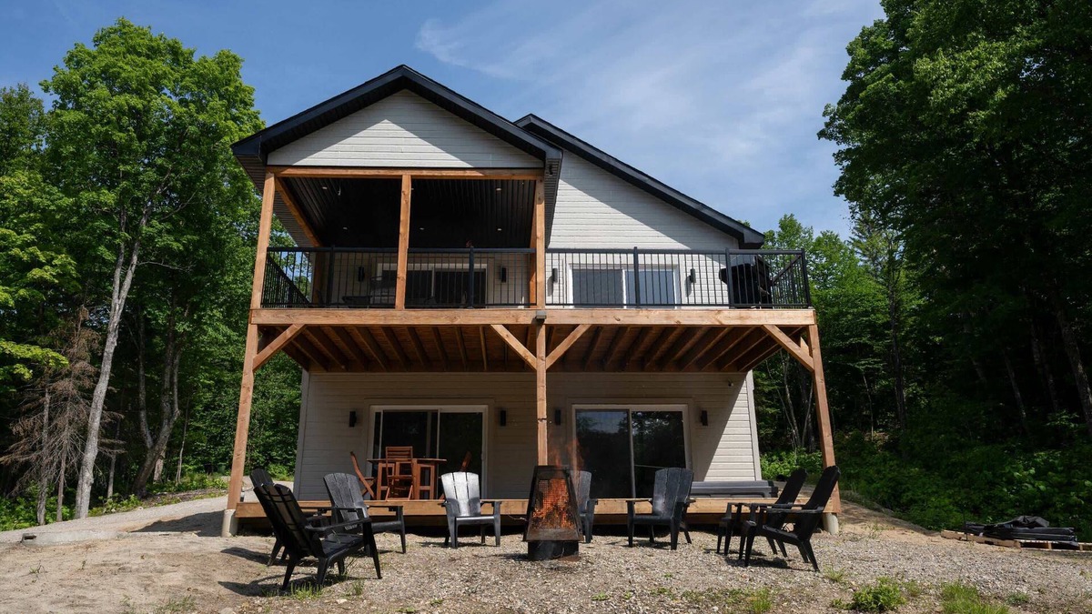 Chute-Saint-Philippe Ski Chalet | Spa and Lakefront - Oasis des chutes