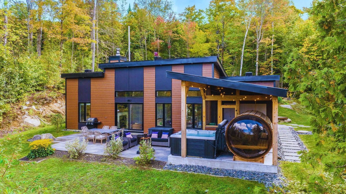 Chertsey Ski Chalet | Spa and Sauna - Le Van Gogh