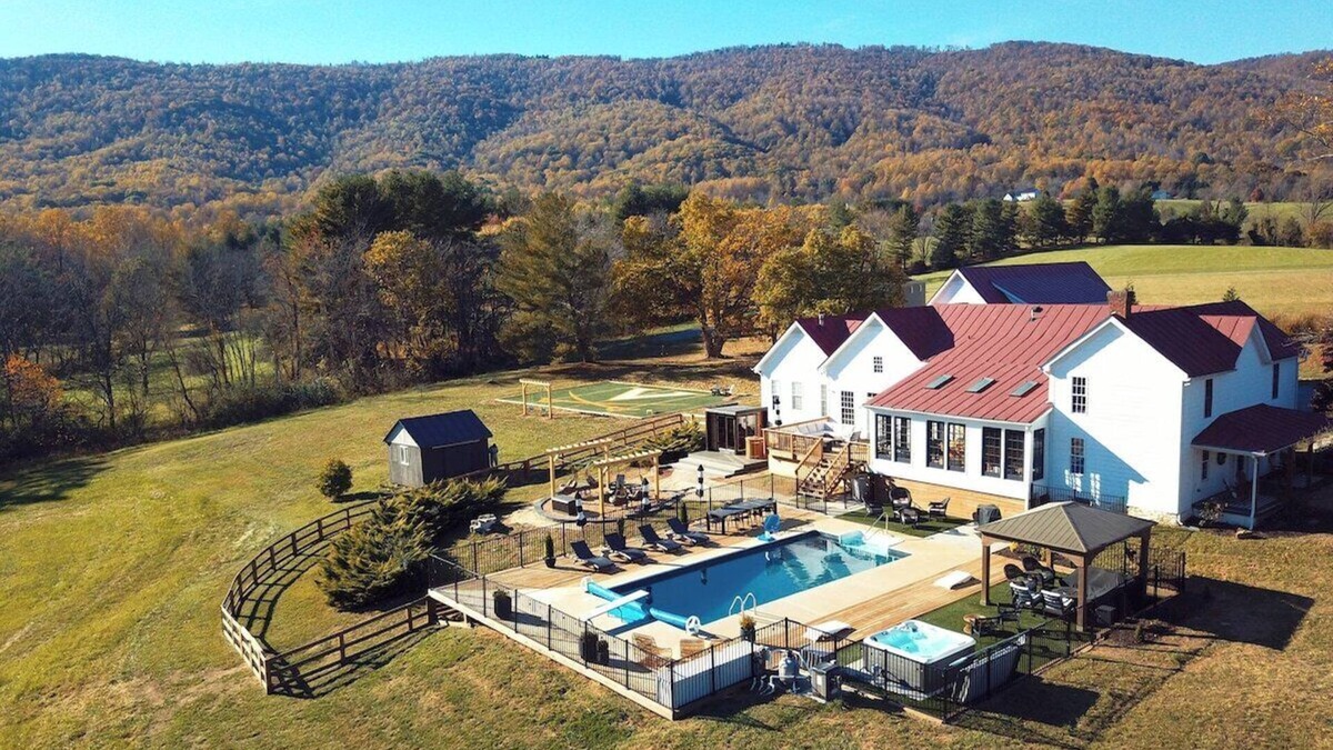 Afton House | Spa Experience + Fun & Games for 16 Guests
