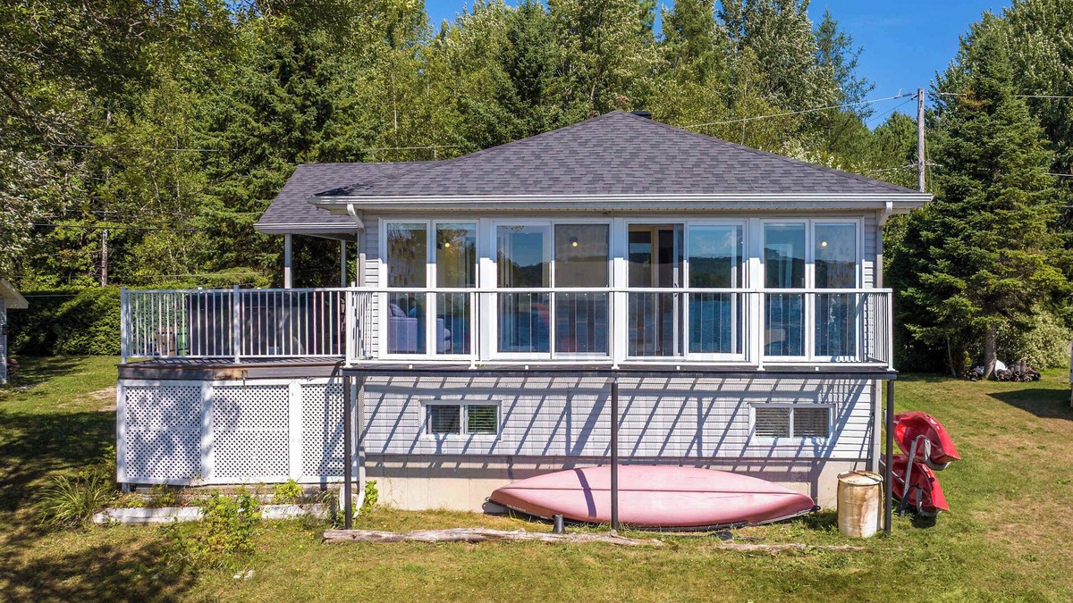 Saint-Remi-de-Tingwick Ski Chalet | Spa & Lake Access - Le Chic Shack des 3 lacs