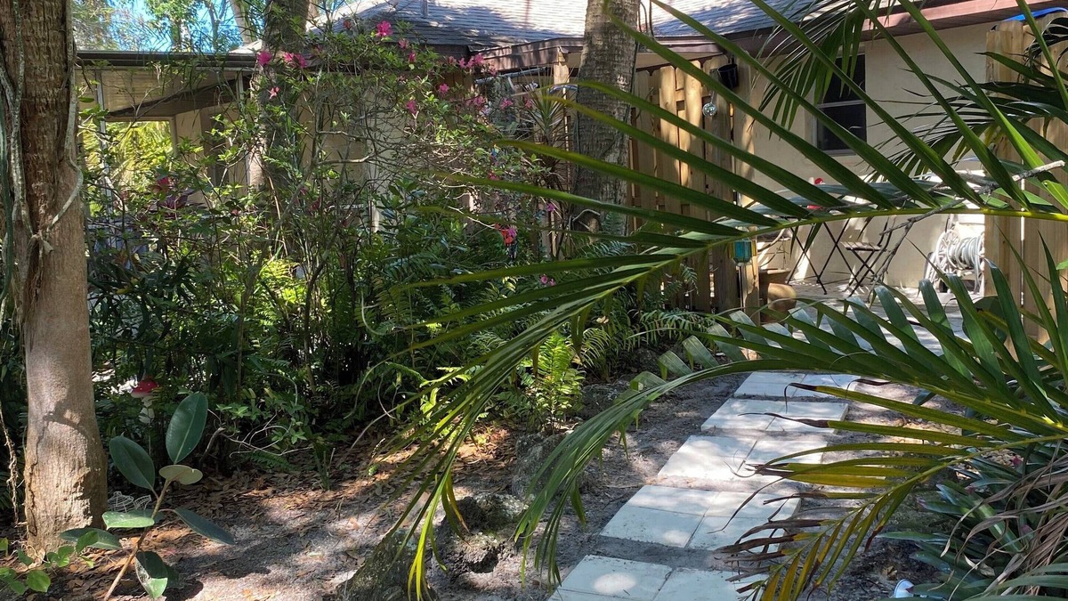 Fort Myers Shores House | Spa private rock garden yoga