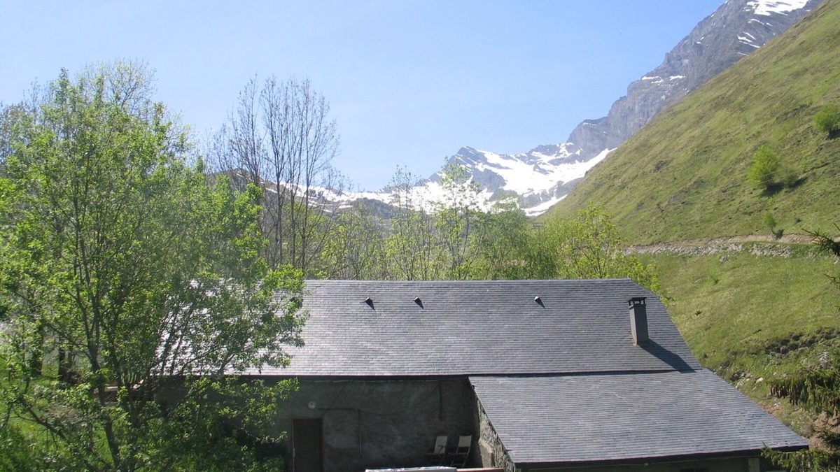 Cauterets Ski Chalet | Spa, Sauna 10min from the ski slopes, Magnificent renovated sheepfold