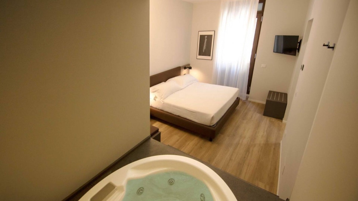 Brindisi Histotic Center Apartment | SPA Suite with jacuzzi and kitchen | Palazzo Bellocchi - Brindisi City Center