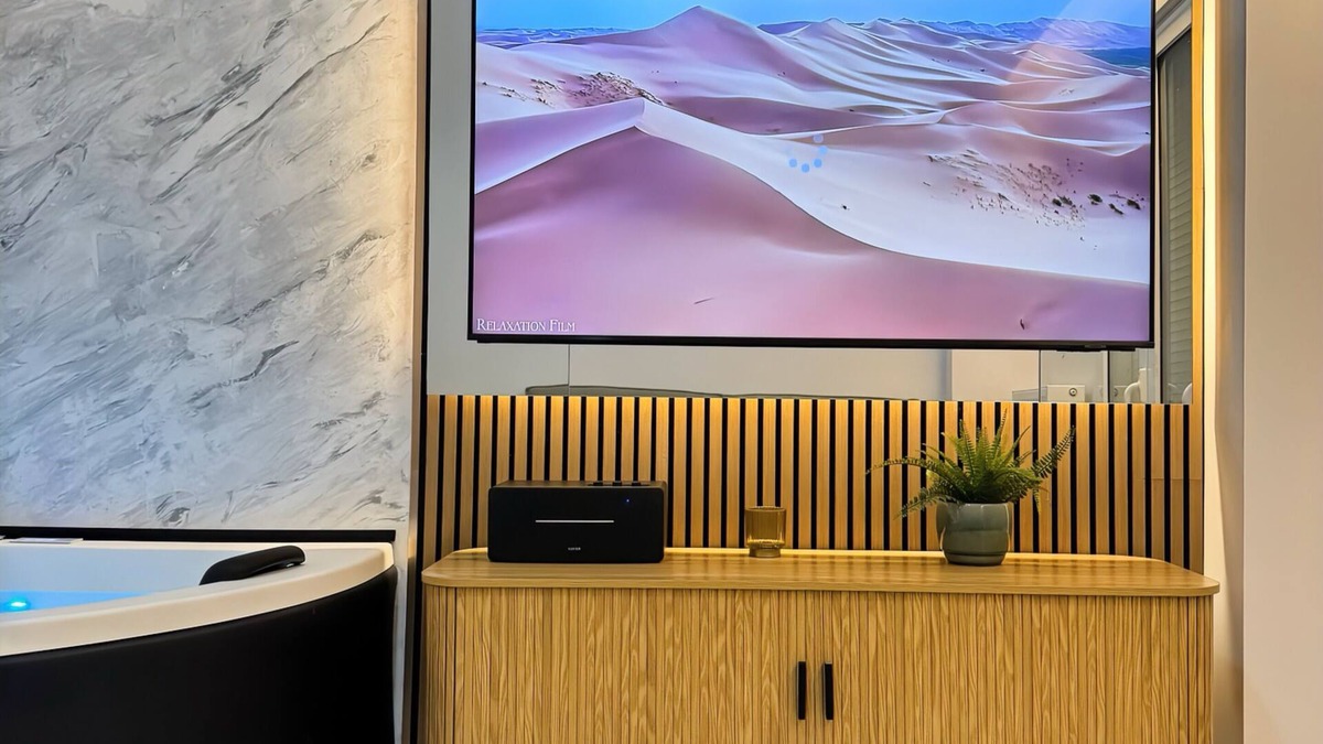 Larissa Apartment | Spa Suite with Jacuzzi and Ancient Theatre View