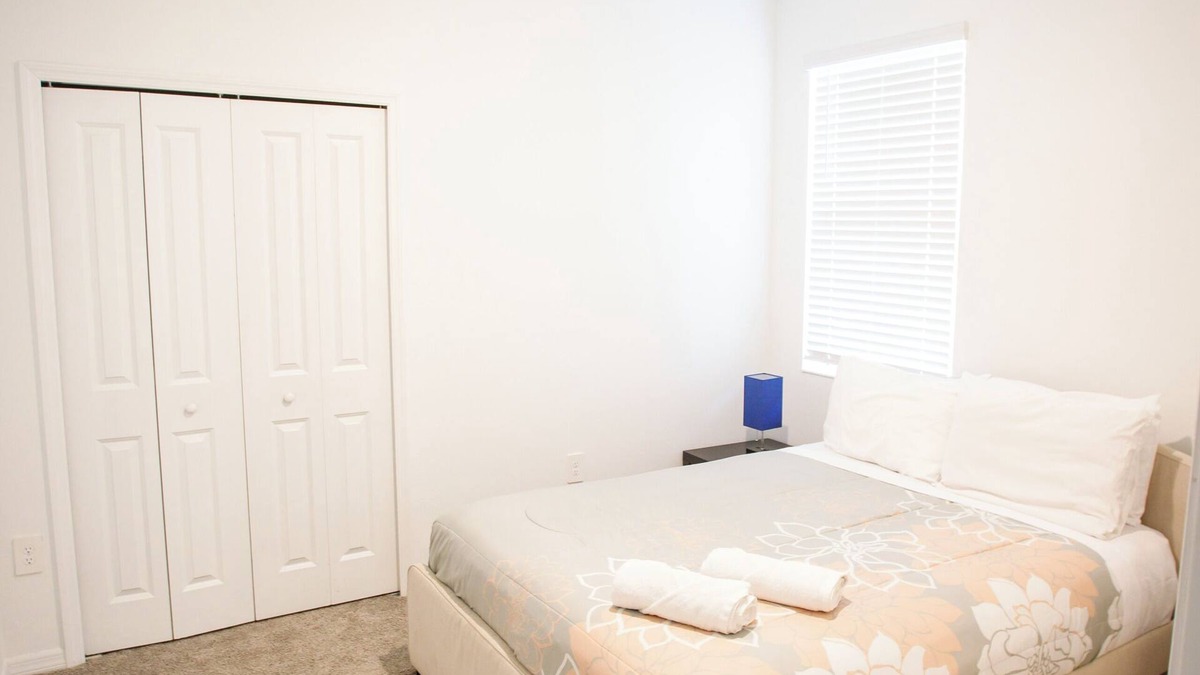 Haines City House | Space for 4 people near Legoland, Disney, and theme parks