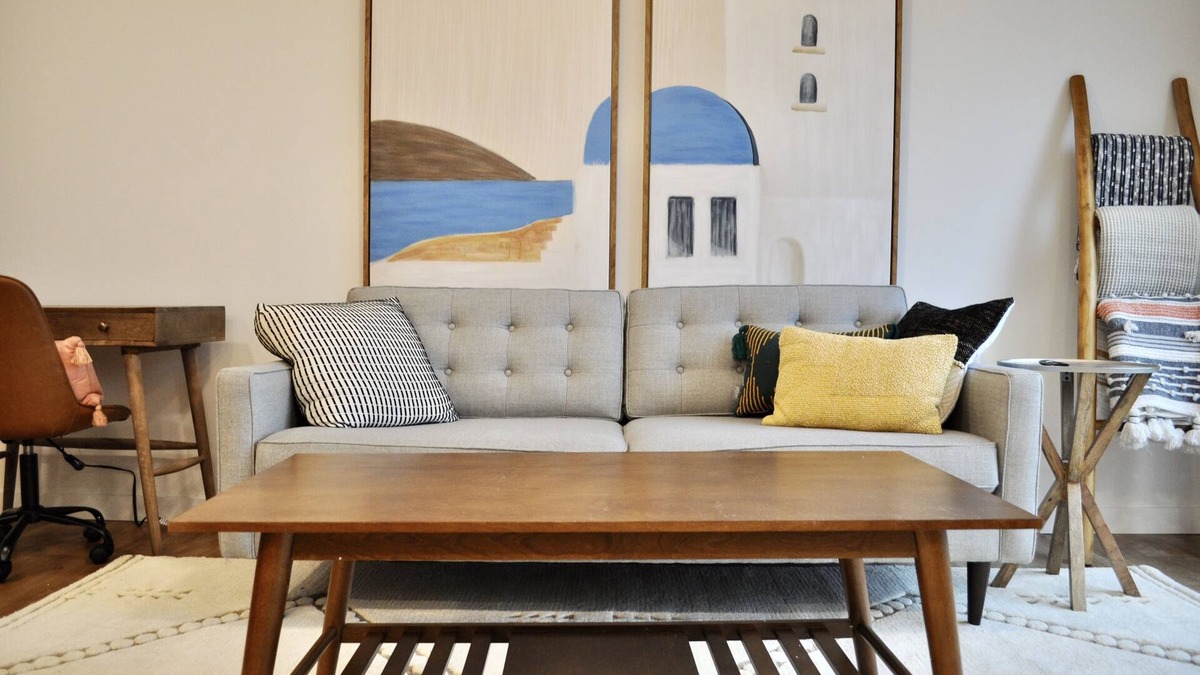 Capitol Hill Condo | Space Needle and Mountain View. Top-Floor Condo