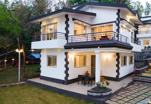 Panchgani Villa | Space Villa, Esperanza by Svar Stays with Breakfast, Swimming View and Valley View