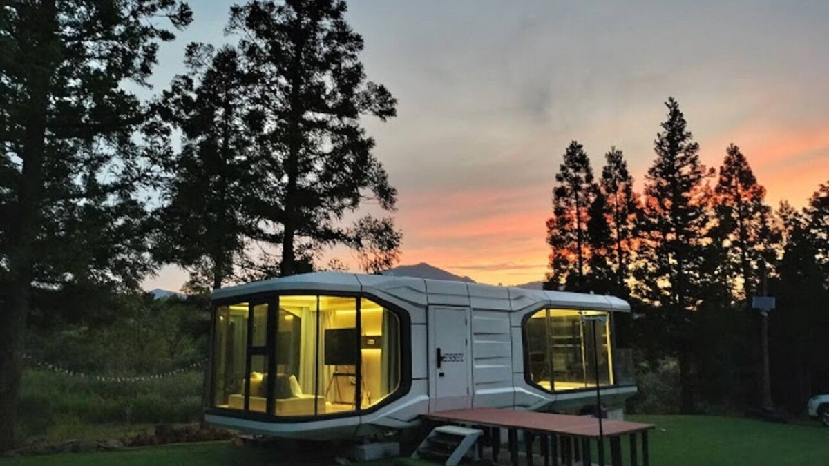 Yufu RV Rental | Spaceship SPACE VESSEL Construction Exclusive Exp/Yufu City Ōita