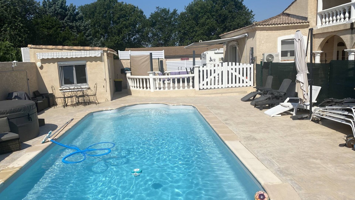 Canaules-et-Argentieres Villa | Spacieuse et Luxueuse Villa Avec Grande Piscine et spa