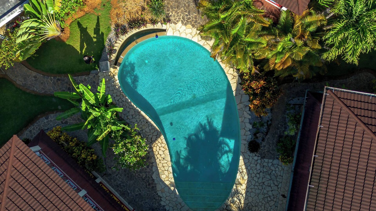 El Callejon Apartment | Spacieux Appartement- 2 CH/2SDB/A/C - Piscine -jardin - Proche Plages et Centre