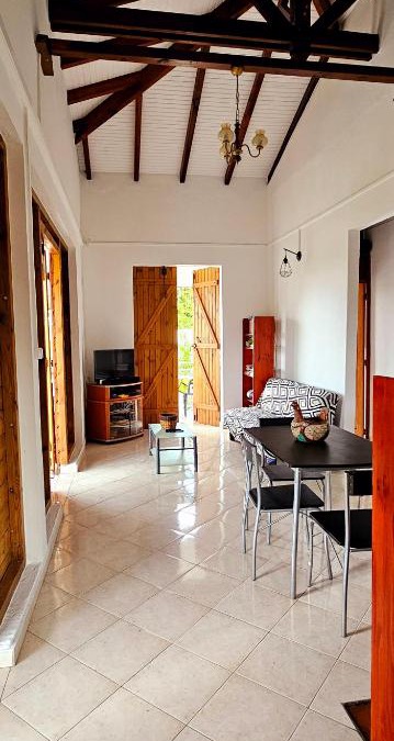 Anse-Bertrand House | Spacieux haut de villa proche plage