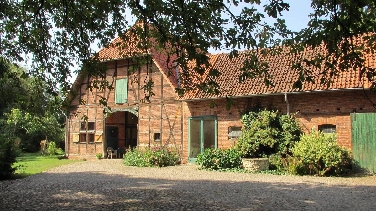 Hohnebostel Other | Spacious Apartment with Garden