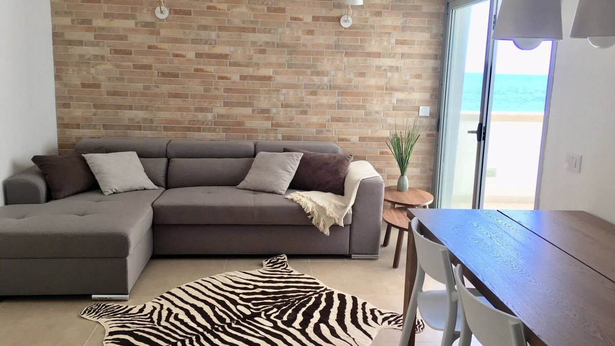 Santa Cruz de Tenerife Apartment | Spacious and newly renovated apartment with exclusive beach in Anaga Park.