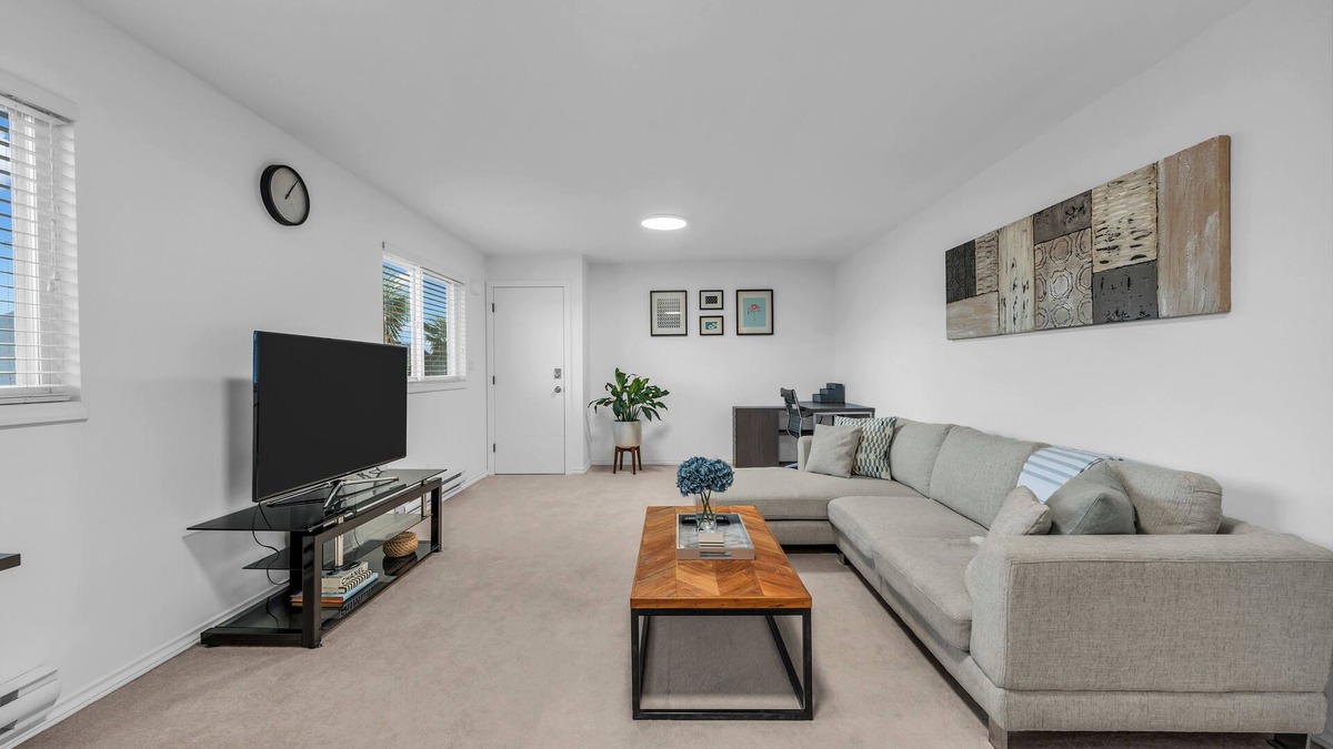 Richmond House | Spacious 1,000 sq.ft. Private Lodging YVR