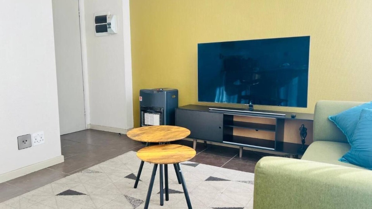 Downtown Johannesburg Apartment | Spacious 1 bedroom apartment in Johannesburg