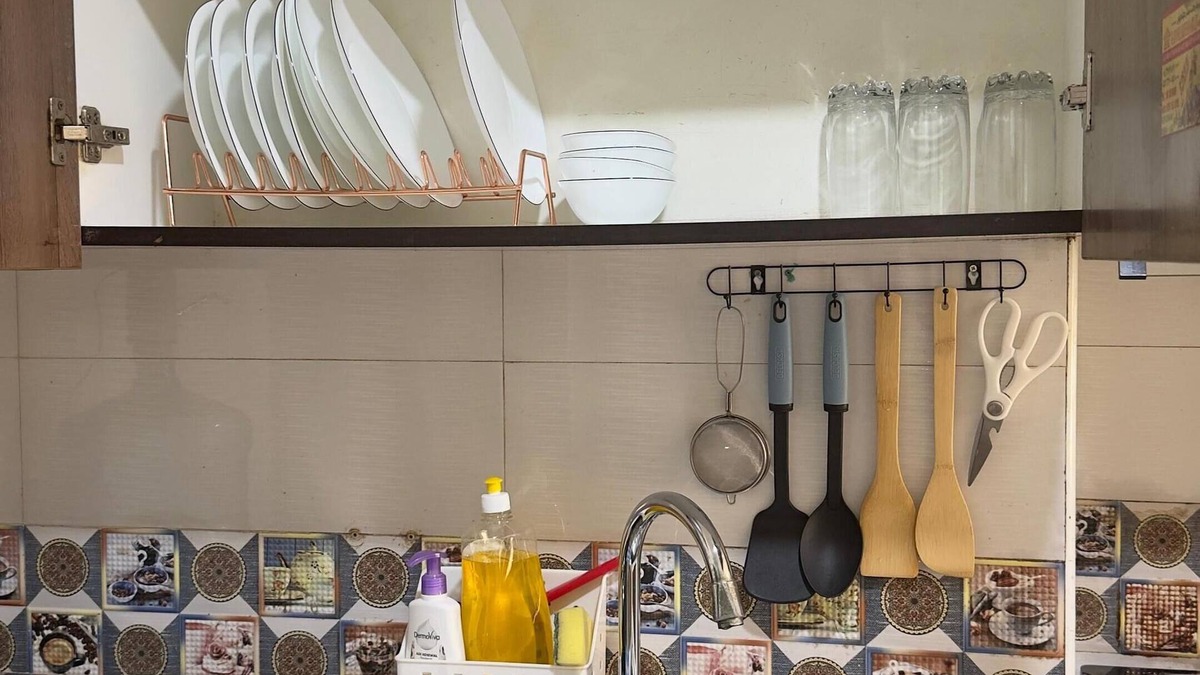 Old Dubai Apartment | Spacious 1-bedroom apartment with WiFi, AC in phenomenal Dubai