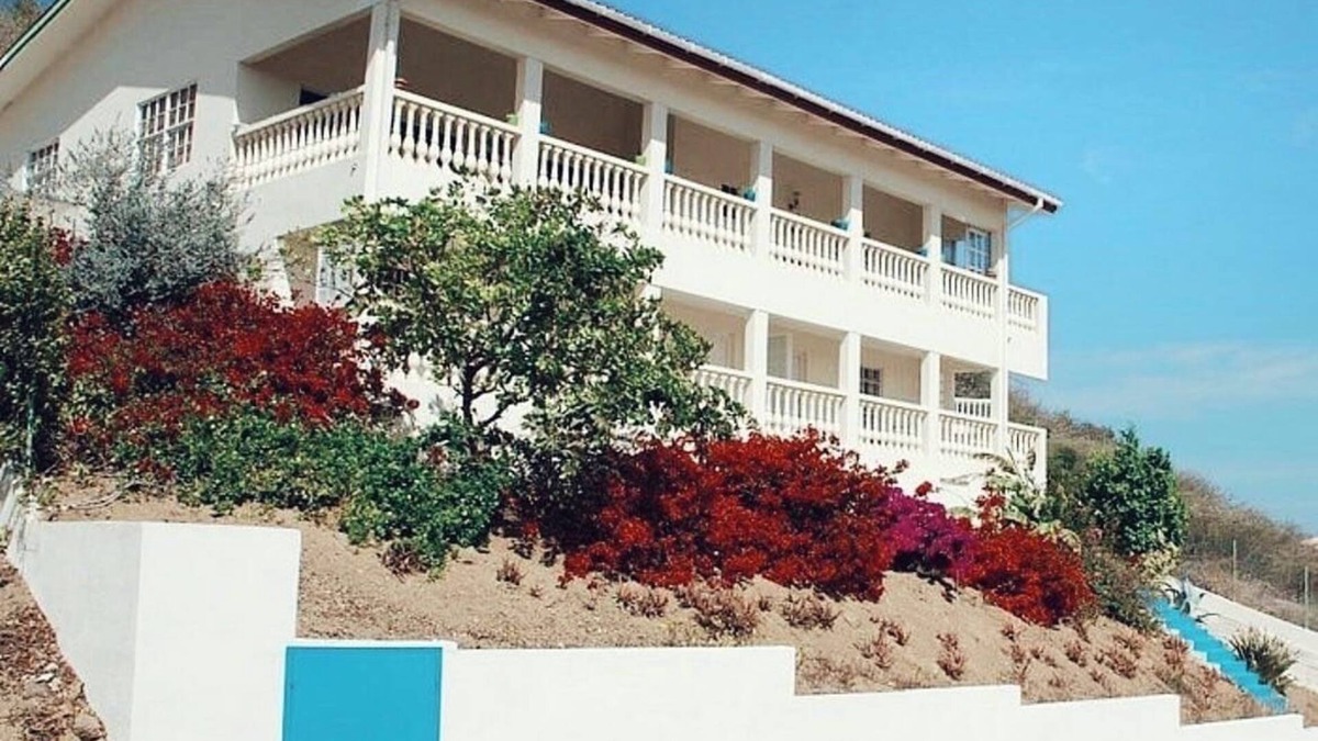 Sunset Heights Apartment | Spacious 1 bedroom apartment with beautiful views and large pool