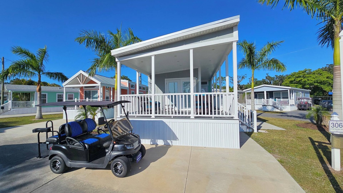 Kissimmee Resort | SPACIOUS 1 BEDROOM HOUSE GOLF CART IN DISNEY AREA 5 STAR RATED MILL CREEK RESORT