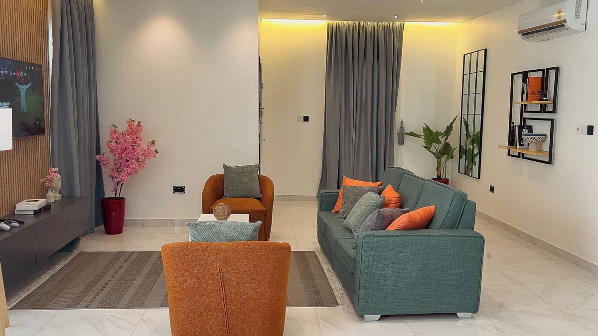 Santeo House | Spacious 1-bedroom home with WiFi, AC, Games, Patio & More