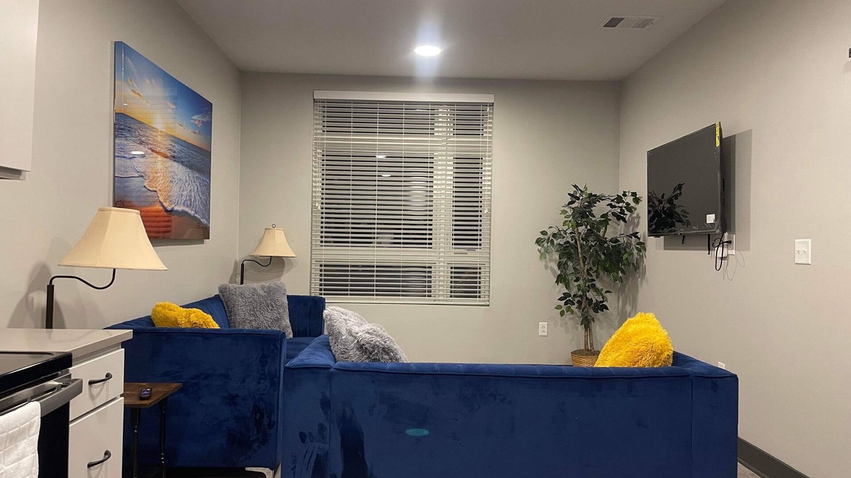 Clarksville Apartment | Spacious 1 Bedroom Apartment w/amazing amenities