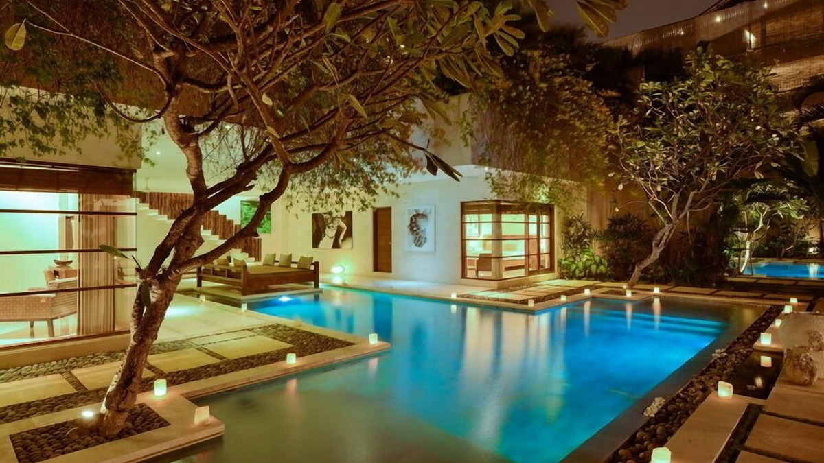 Laksmana Villa | Spacious 10BR Luxury Villa Located In Eat St, Seminyak! 7Min Walk To The Beach!