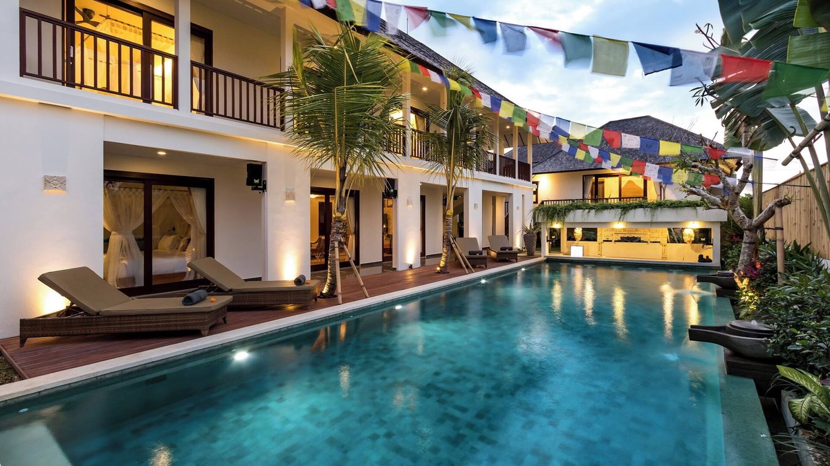 Berawa Villa | Spacious, 14 Bedroom Family Villa in Canggu
