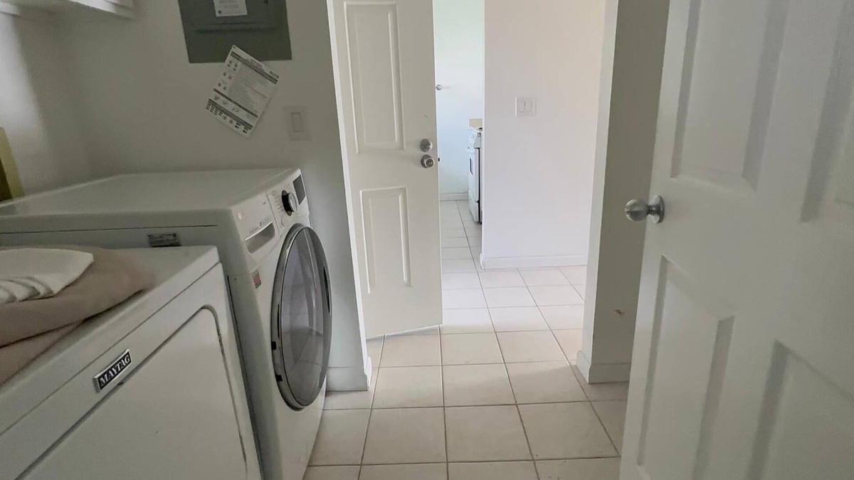 Niles District House | Spacious 1B Townhome with huge yard and AC in lovely Fremont
