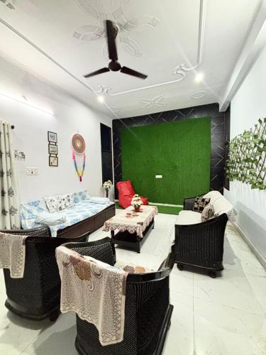 Haldwani Apartment | Spacious 1bhk Non Ac - By Tulsi Homestay