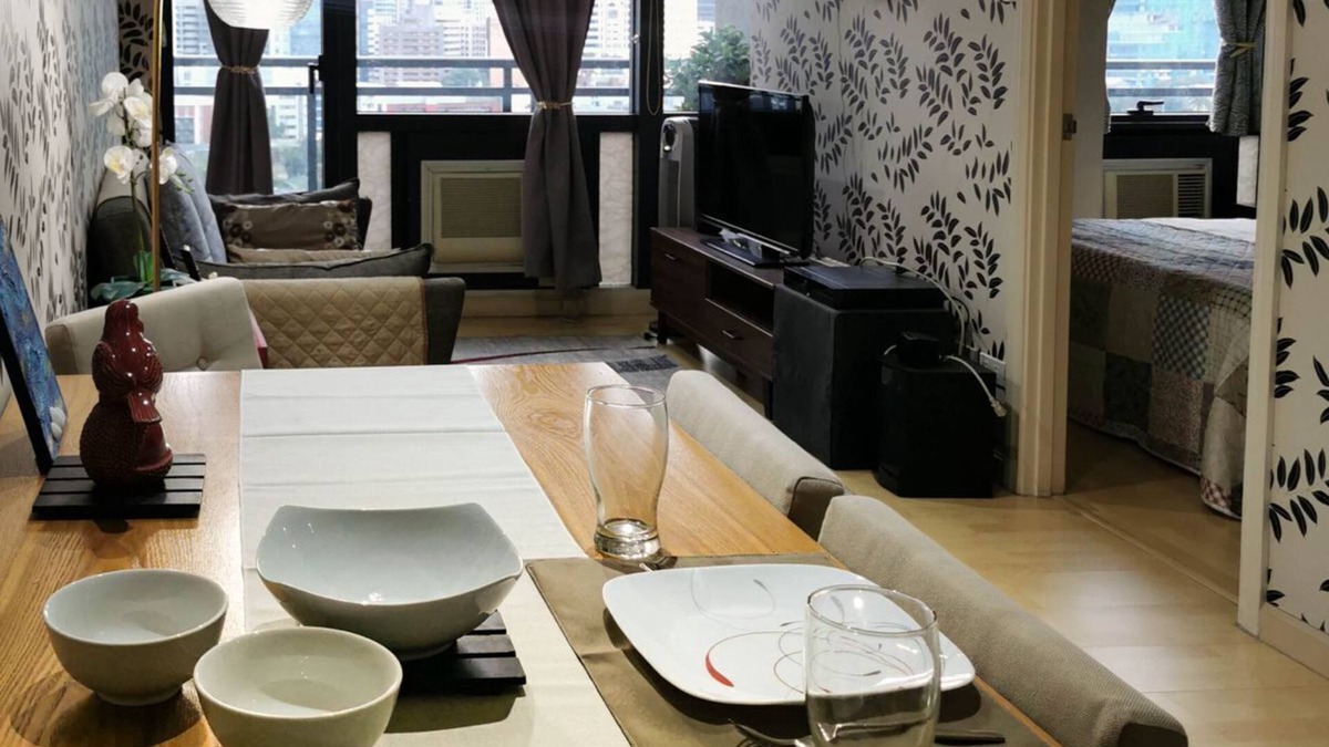 Downtown Condo | Spacious 1BR APT near Nightlife & Business Ctr in Makati w/top-notch Amenities