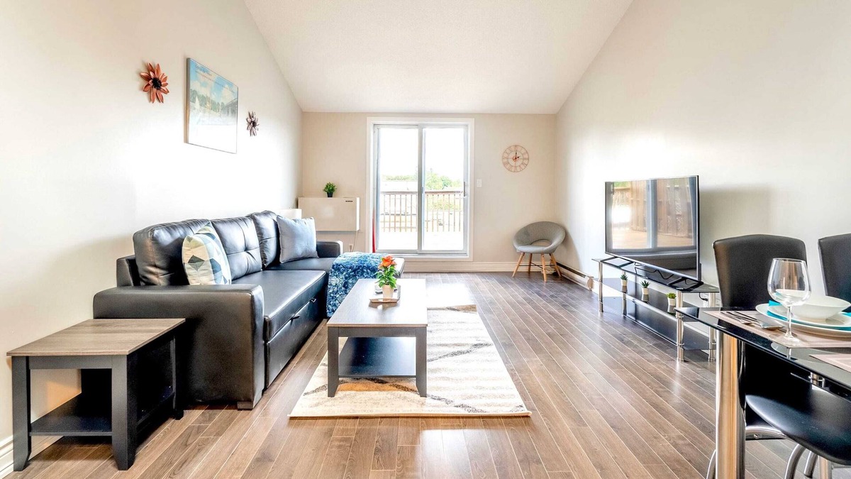 Cambridge Apartment | Spacious 1BR Condo - Near Cambridge Trail & Park!