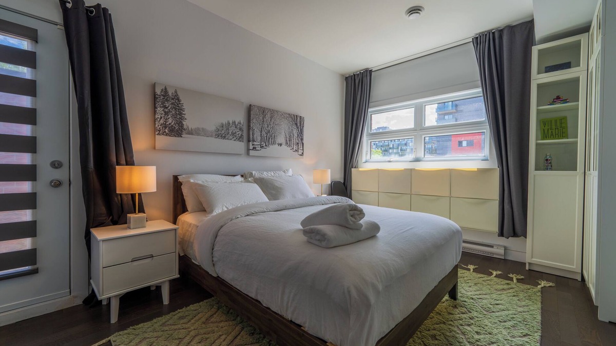 Latin Quarter Apartment | Spacious 1BR Condo, work&play in Montréal