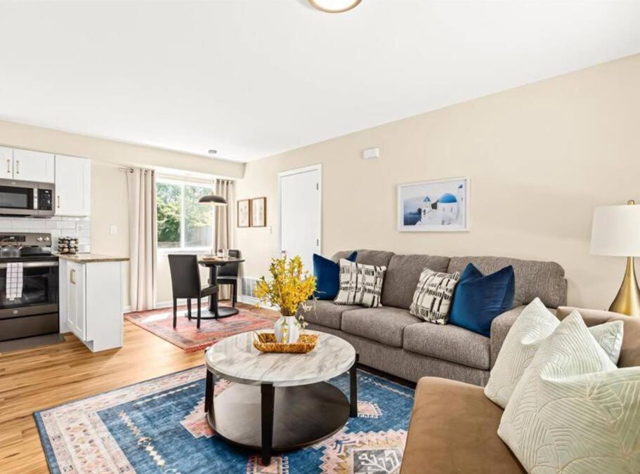 Roseville Apartment | Spacious 1BR [End Unit] in the Heart of Roseville