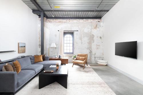 Westown Apartment | Spacious 1BR Near Fiserv with Rooftop, Gym, and Parking