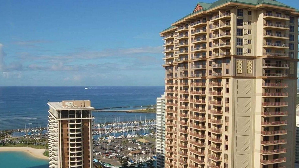 Waikiki Resort | Spacious 1BR Premier Suite at Grand Waikikian – Aloha Comfort in Waikiki