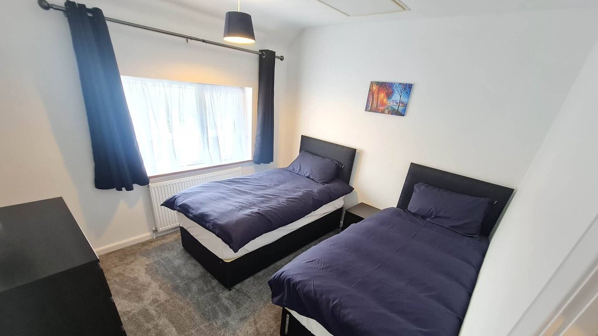 Woodingdean House | Spacious 2 Bed House- Sea View - Brighton