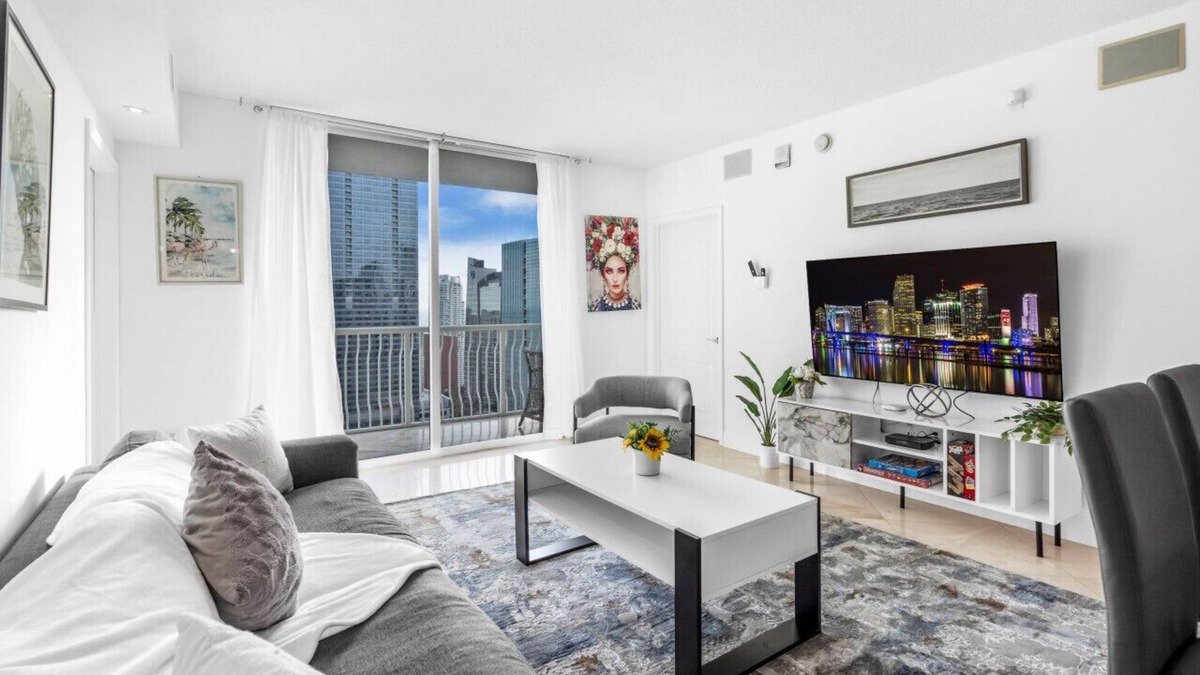 Brickell Apartment | Spacious 2 Bed Unit in Brickell with Free Parking