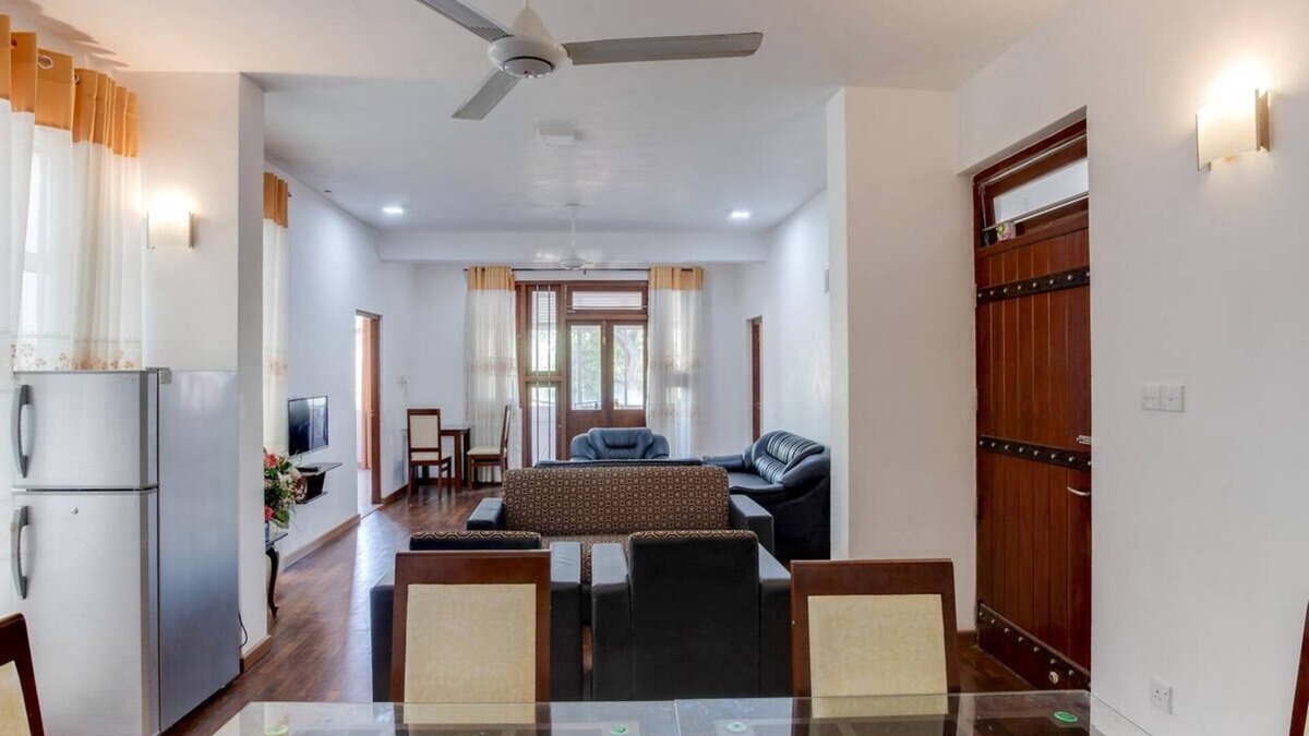 Mount Lavinia Apartment | Spacious 2-bedroom apartments in beautiful Mount Lavinia with AC, WiFi