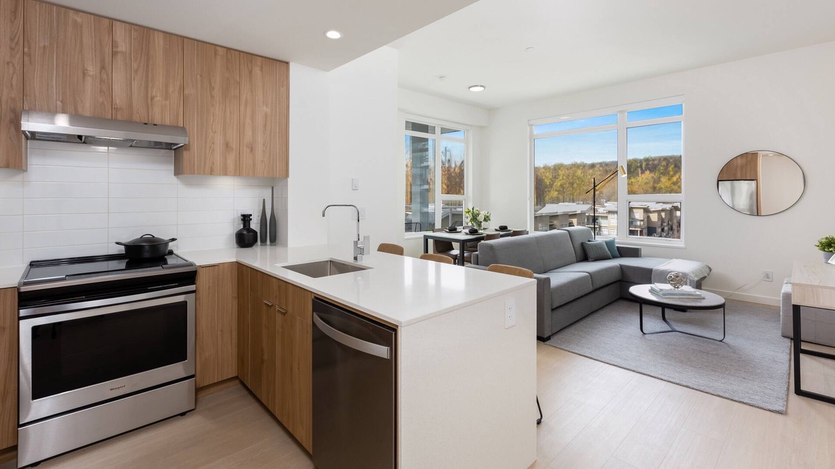 Port Moody Apartment | Spacious 2 Bedroom 2 Bathrooms