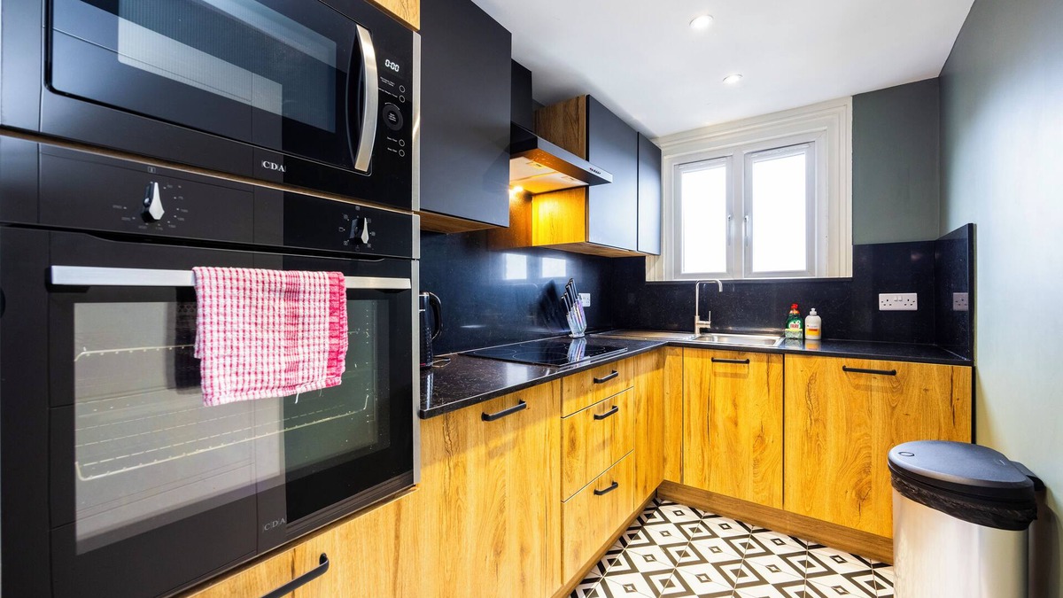 Balham Condo | Spacious 2-Bedroom Apartment in Balham: Perfect for Families and Friends!