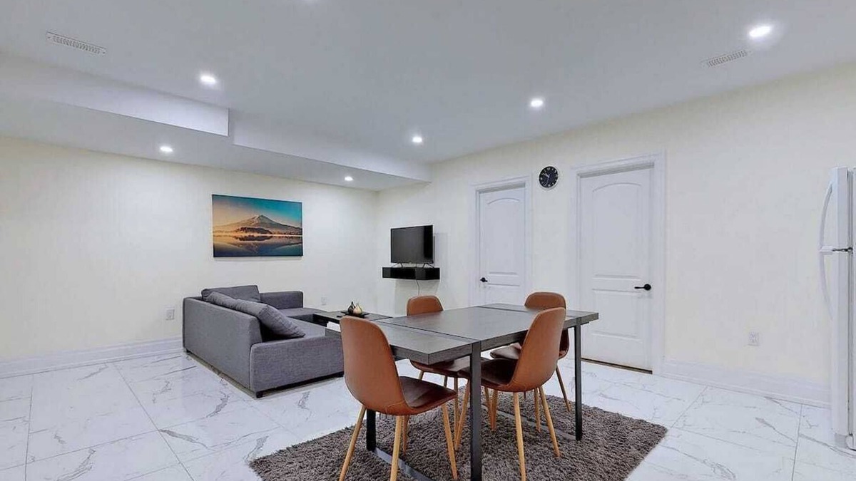 Kennedy Park Apartment | Spacious 2 Bedroom Basement