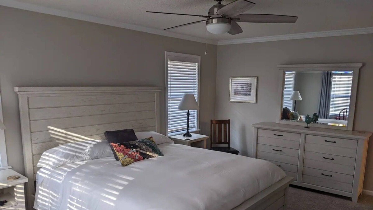 Calhoun Condo | Spacious 2 bedroom condo with garage and private patio, quiet end unit
